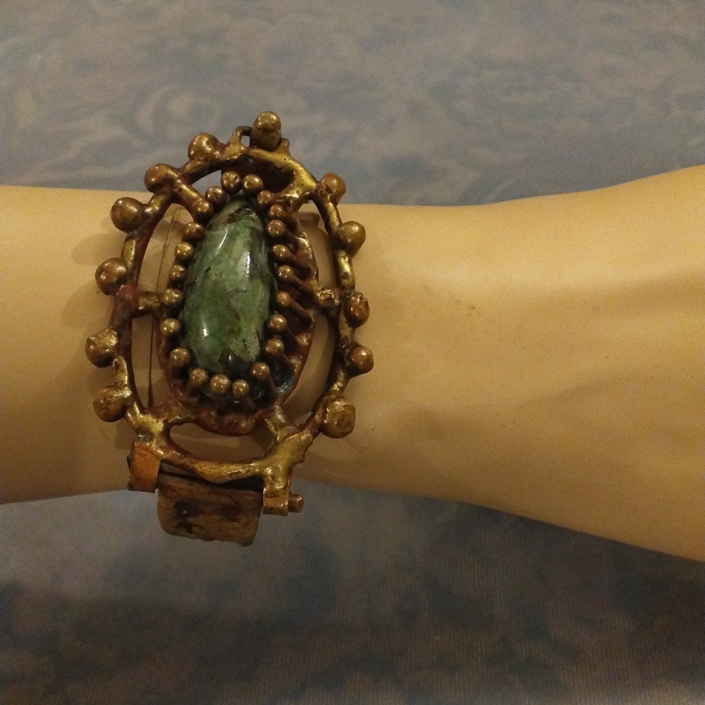 Vintage PAL KEPENYES Bracelet with Green Stones Signed - Picture 2 of 13